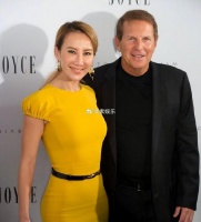 李玟富豪老公将参加亡妻的葬礼，两个继女却一直没有表态