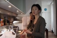 60岁张曼玉曝光国外生活：豪宅价值近3000万，却选择孤独与邋遢！