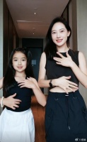 聂远老婆晒与女儿跳舞照，生二胎才半年小蛮腰抢镜，天天似印度人