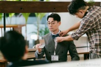 TVB知名男星岳母背景曝光！曾是谢霆锋经纪人，与刘嘉玲关系匪浅
