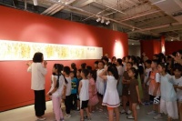 先临摹后写生 小画家用画笔描绘“三山五园”