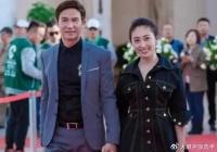 知名港星定居内地，让小22岁北京老婆野泳脱衣服，被错认为父女