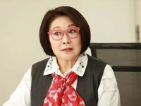 恭喜！48岁TVB老戏骨女儿称将结婚，曾有两段婚史，男方高大有型