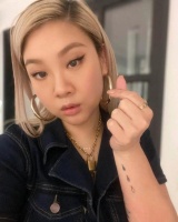 香港著名星二代情绪病复发！自认呼吸都有错，曾一度传出死讯
