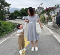 香港知名男星妻子宣布怀四胎，一家陷经济困难，房租靠网友救济