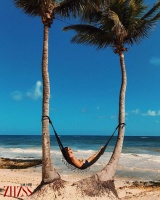 【男士时尚】丨夏季度假，彩色裤子！