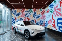 蔚来EC7遇见艺术 智能电动汽车打开格局