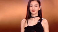 杨颖离婚后放飞自我？晒大尺度比基尼泳装视频，身材火辣魅力十足