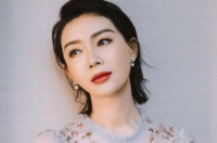 如何让中年女人爱上你：这两个行动，比仅仅使用金钱更有效