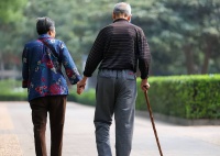 以下4个道理，在父母走了一年后，你才会明白