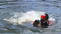 为什么不先救我孩子？两个男孩落水，爸爸先救自己儿子被骂自私