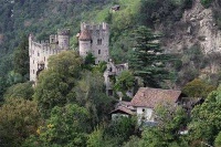 庞德：逆着时代巍然立起的纪念碑