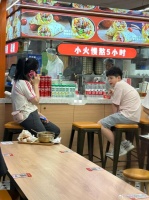 网友偶遇胡可沙溢