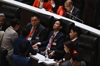 泰国政局在十字路口徘徊