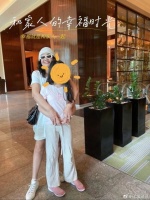 汪小菲闷声干事，张兰晒和汪希玥合照，总算学聪明，再也不怕大S