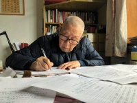 坐在书房 走向世界