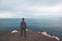 人到中年，用好“三座靠山”，人生越走越顺