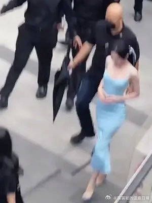 一个让女人看了都喜欢的女人，长得漂亮就算了，还那么有才艺……