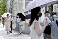 日本女性工作人数升至历史峰值，多数人兼顾工作育儿