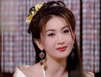 最美妲己：拍裸戏、没绯闻、不生子，被老公宠上天，57岁宛如少女