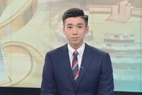 香港知名男主播公开出柜，高调为男友庆生，将玫瑰花瓣撒满床示爱