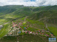 西藏丁青县：村文艺演出队助力非遗文化传承