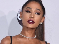 A妹被曝片场恋情 男星前妻怀疑其插足破坏家庭