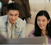 何猷君夫妇现身日本东京，奚梦瑶小腹隆起，疑似三胎！