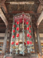 几十万颗玻璃珠做成的灯，比故宫的还大