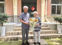 “亲爱的战友，我怀念你们”