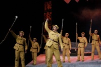 一条大河波浪宽：致敬最可爱的人