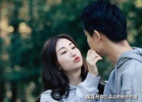 当男人说“我在忙”时，聪明女人的这4个回复，悄悄拴住了他的心！