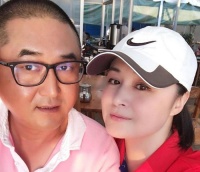 无儿无女的“谢大脚”，去世2年后，丈夫张学松的选择令人泪目