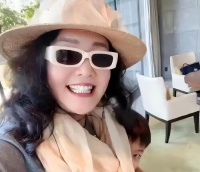 张兰直播时曝光孩子长相，汪小菲遭到大S警告，不准把孩子拍进去