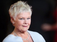 88岁英国演员朱迪·丹奇因视力下降无法阅读剧本