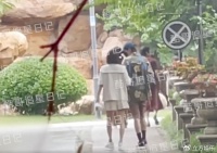 秦岚魏大勋挽手回家 感情稳定疑似已经同居