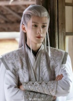 谁懂呀，但凡选角丑一点我也不至于对相柳如此意难平……