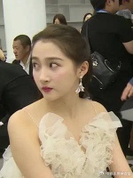 这就是爱，鹿晗隔空相望的眼神甜到多少人？