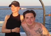 大布与岳母自拍！68岁超模仍很美，颜值不输妮可拉，豪门女主人