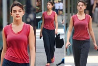 阿汤哥女儿近照，穿背心低调出街！身材丰腴有气质，五官绝了