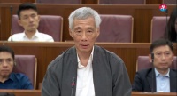 连爆丑闻！李显龙表态