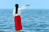 作家池莉的一句话，说出中年少女们的窘迫困境，让我们努力自救吧