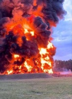 画面公布！乌媒：乌克兰罗夫诺州一石油基地遭俄军袭击后起火