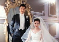 曝黄晓明携新女友工作，引起网友热议