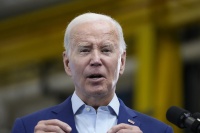 对夏威夷火灾“不予置评”的拜登表示哀悼，称将很快前往毛伊岛