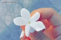 心里放不下一个人，不要主动联系，做好三件事情，他一定会回头