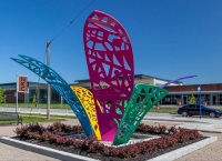 对话作品成为美国城市地标的汕头籍艺术家：剪纸融入广东元素