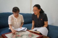 深夜里，一场大火烧毁了苏绣仓库......