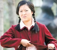 戏里“土得掉渣”，戏外却嫁帅气老公，夫妻恩爱幸福美满惹人羡