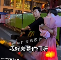 到底谁幸福？江西大G车主直呼羡慕电动车情侣，男生却也羡慕车主